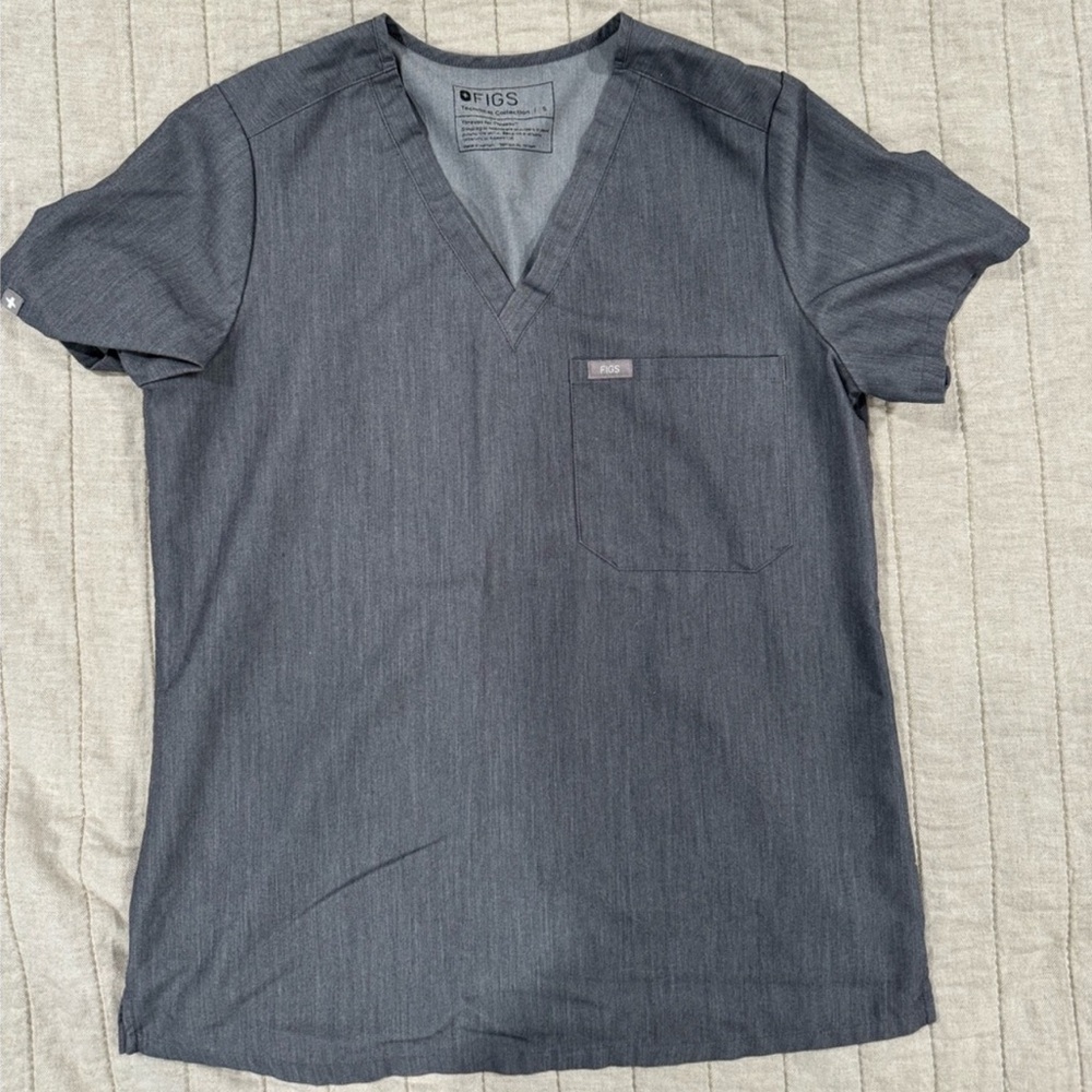 Figs small Catarina top and high waisted joggers bottoms in Graphite